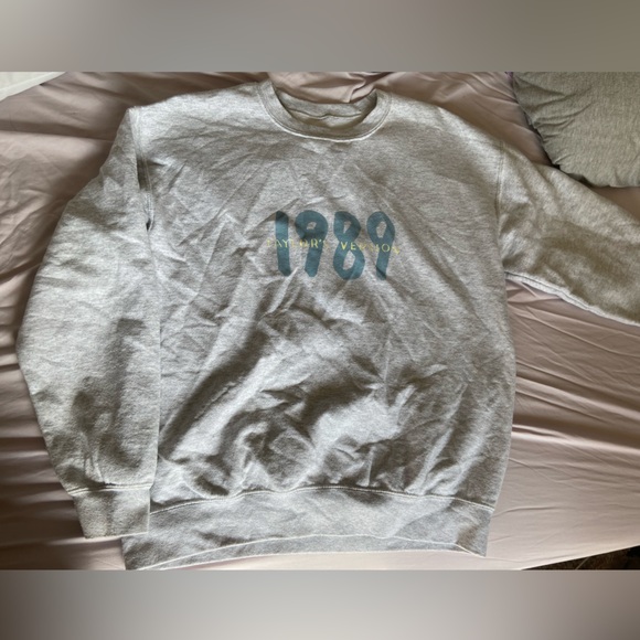 Taylor Swift Sweaters - Taylor Swift Heather Gray 1989 Sweatshirt
